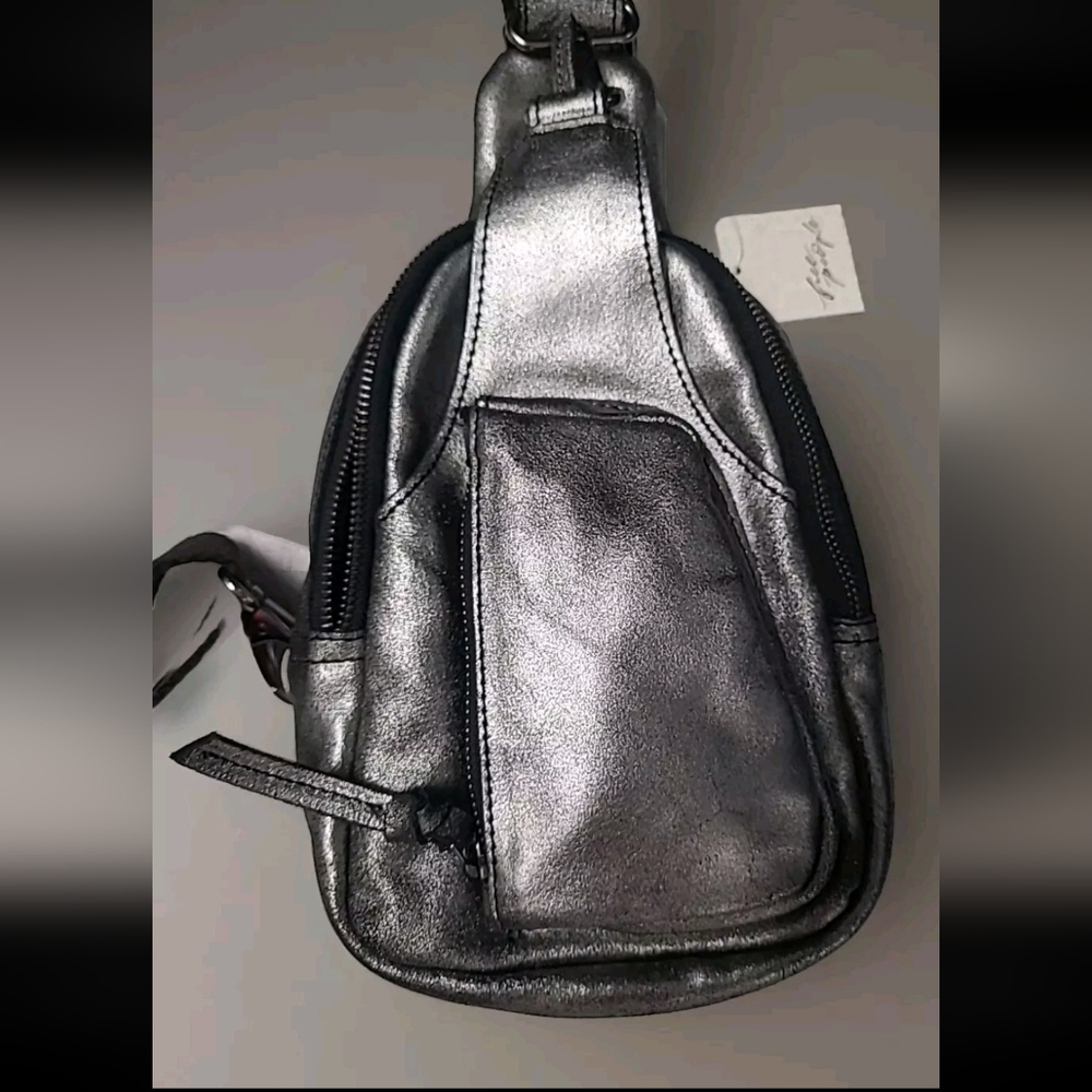 NWT FREE PEOPLE  Hudson Silver Sling Bag Leather  Shoulder HANDBAG